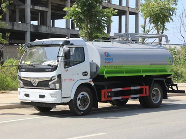 東風大多利卡9方吸糞車